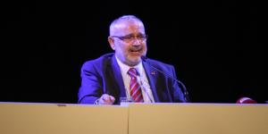 Esenyurt Belediyesi’nin düzenlediği konferansta konuşan eski Milletvekili Şevki Yılmaz: Bütün oyunlar Anadolu’da oynanıyor