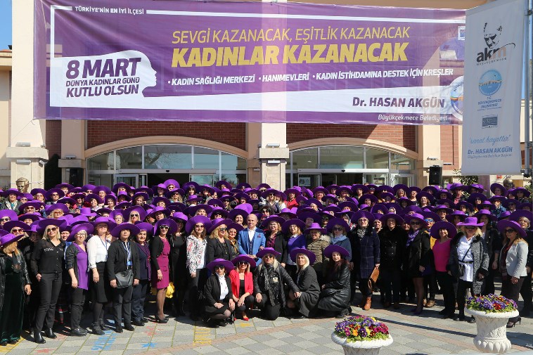 Akgün;“Kadının erkek gibi eşit yaratıldığını özümseyeceksiniz”