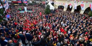 İmamoğlu ve Akgün Tepecik meydanında halkla buluştu…       İmamoğlu: Gölün ortasına da bina dikerler!