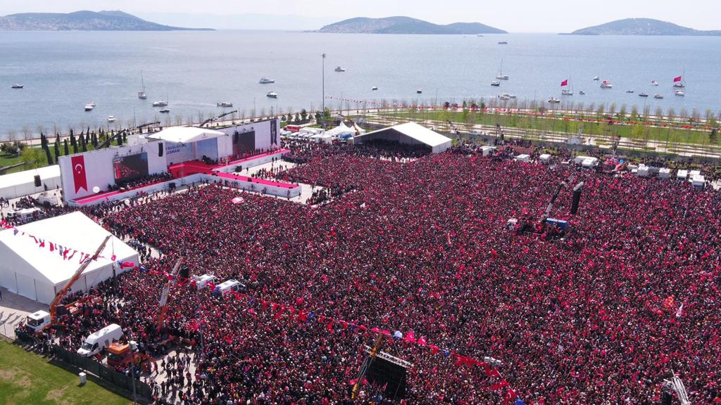 MALTEPE’DE TARİHİ BULUŞMA…  İMAMOĞLU: ”İNSANLARIMIZIN  MUTLULUĞUNA, REFAHINA VE HUZURUNA ODAKLANACAĞIM”