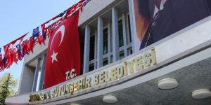 İstanbul Büyükşehir Belediye Başkanlığı hizmet binasına ”T.C.” ibaresi eklendi…