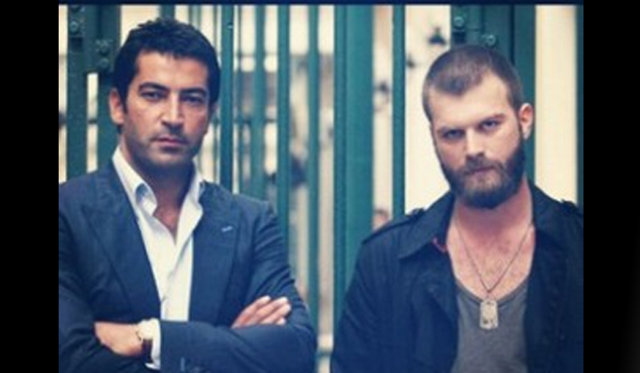 Tarık Tarcan, Kenan İmirzalıoğlu’nu Yerdi Kıvanç Tatlıtuğ’u Göklere Çıkardı