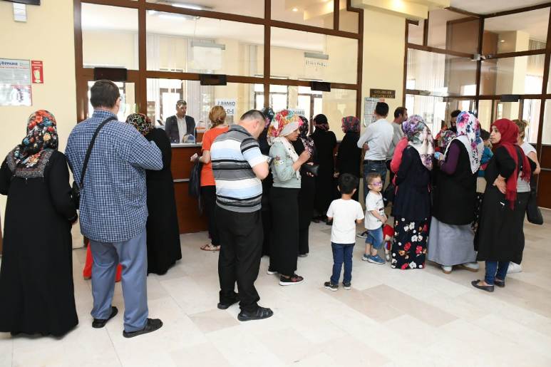 Esenyurt Belediyesi’nden 10 bin kişiye Ramazan yardımı