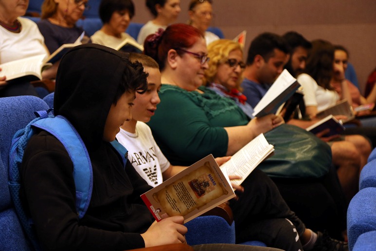 Büyükçekmece’de kitap okuma seferberliği devam ediyor