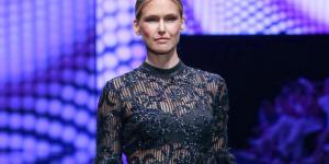 Bar Refaeli Dosso Dossi Fashion Show’da