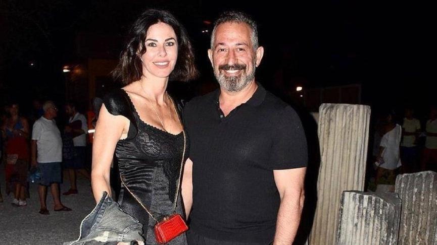 Cem Yılmaz ve Defne Samyeli Bodrum’da Tatilde