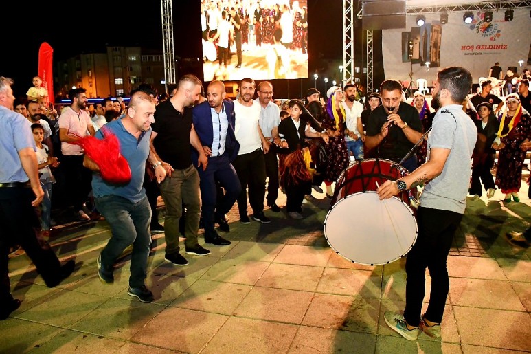 KARDEŞLİK FESTİVALİ’NDE GÜNEY DOĞU ANADOLU RÜZGARI