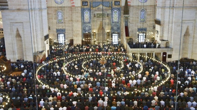BAYRAM NAMAZI NASIL KILINIR?