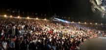 Simge Sağın, 25 bin kişiye konser verdi