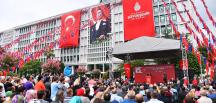 İstanbul Büyükşehir Belediyesi binası önünde 15 Temmuz şehitleri anıldı