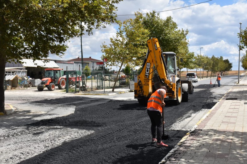 SİLİVRİ BELEDİYESİ EKİPLERİ SAHA ÇALIŞMALARINI SÜRDÜRÜYOR