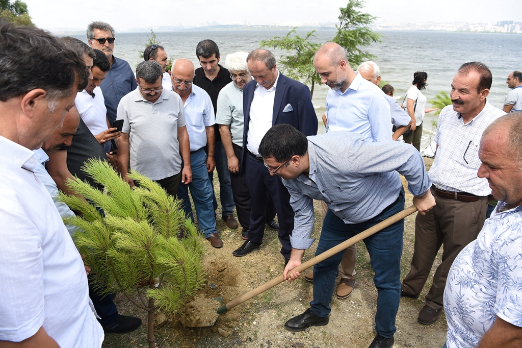 Turan Hançerli Avcılarlı Vatandaşlarla Fidan Dikti