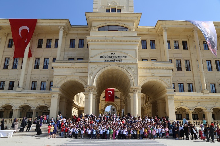 Başkan Akgün’den 1500 öğrenciye eğitim desteği
