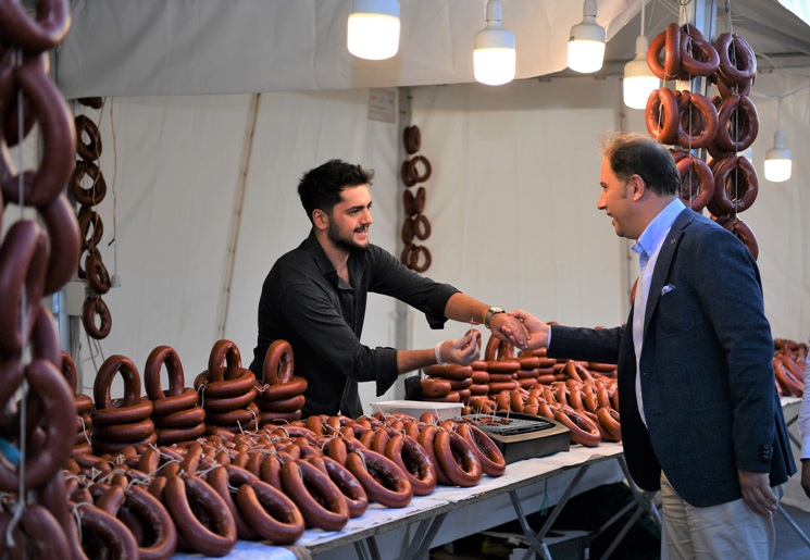 8. GAZİANTEP YİYECEKLERİ, KÜLTÜR VE SANAT ŞENLİĞİ BEYLİKDÜZÜ’NDE BAŞLADI