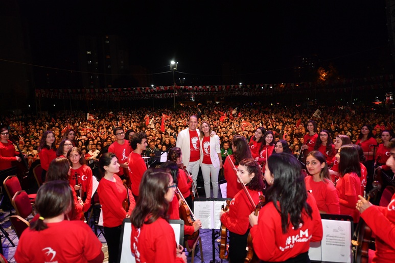 CUMHURİYET’İN 96.YILI BEYLİKDÜZÜ’NDE COŞKU İÇİNDE KUTLANDI