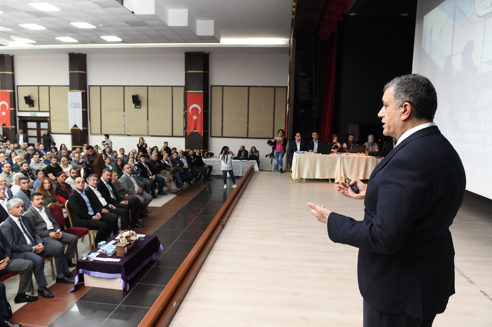 ESENYURT’UN GELECEĞİNİ BAŞKAN KEMAL DENİZ BOZKURT ANLATTI “ESENYURT’U ESENYURTLULARLA ‘UMUDUN ŞEHRİ’ YAPACAĞIZ”