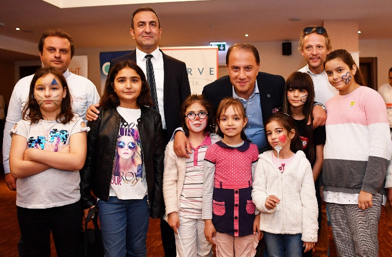 ÇALIK, “HAYALLERİNE GİDEN YOLDAKİ HER ADIMDA, KIZ ÇOCUKLARININ YANINDAYIZ”