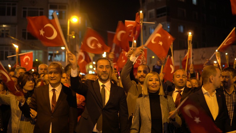 BİNLERCE SİLİVRİLİ CUMHURİYET YÜRÜYÜŞÜ’NDE BULUŞTU