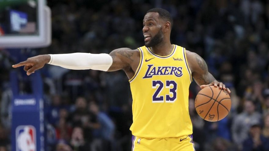 LeBron James adını NBA tarihine bir kez daha yazdırdı!