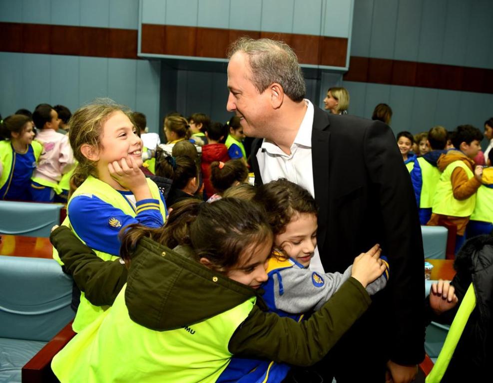 ÇOCUKLARDAN BAŞKAN HANÇERLİ’YE ZİYARET