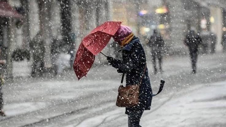 İSTANBUL’A ŞİDDETLİ KAR GELİYOR, SICAKLIK 15 DERECE DÜŞECEK