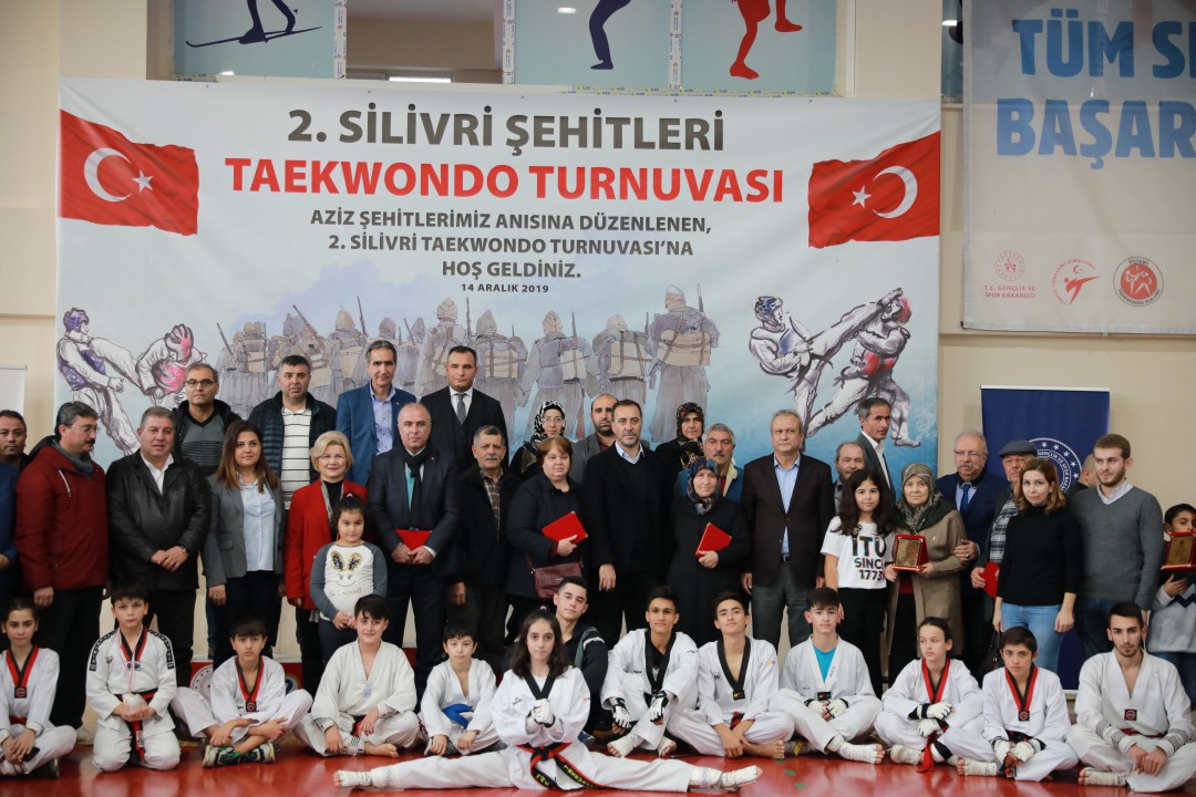 ŞEHİTLER ANISINA TAEKWONDO TURNUVASI DÜZENLENDİ