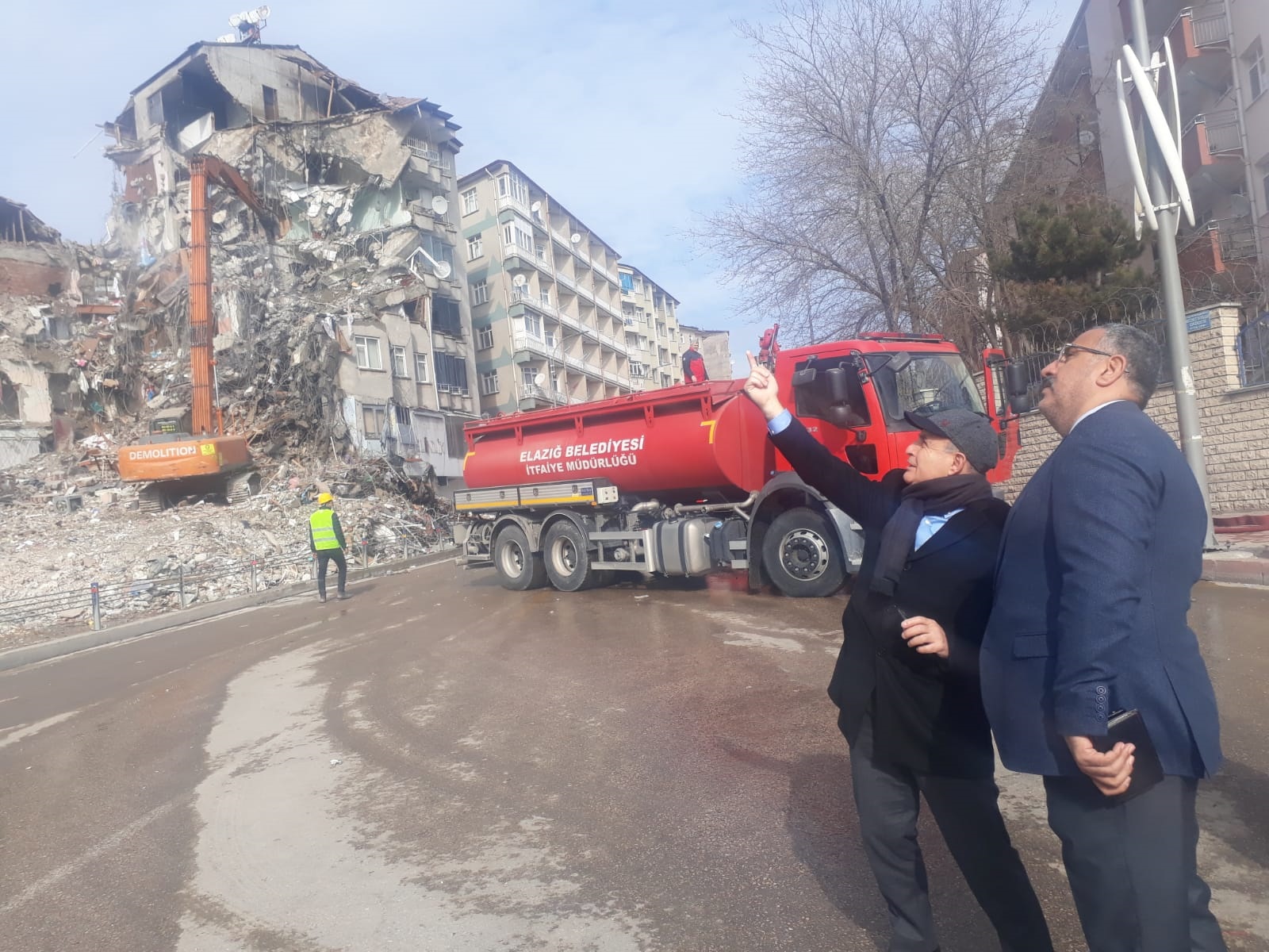 BAŞKAN AKGÜN, DEPREM BÖLGESİNDE İNCELEMELERDE BULUNDU