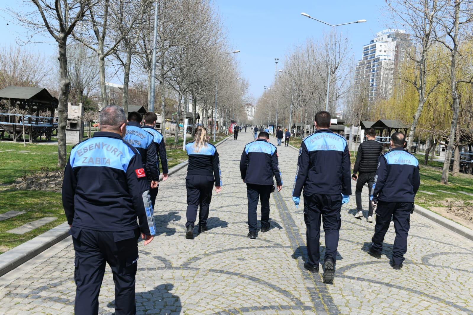 ESENYURT’TA ZABITADAN MASA VE MANGAL DENETİMİ