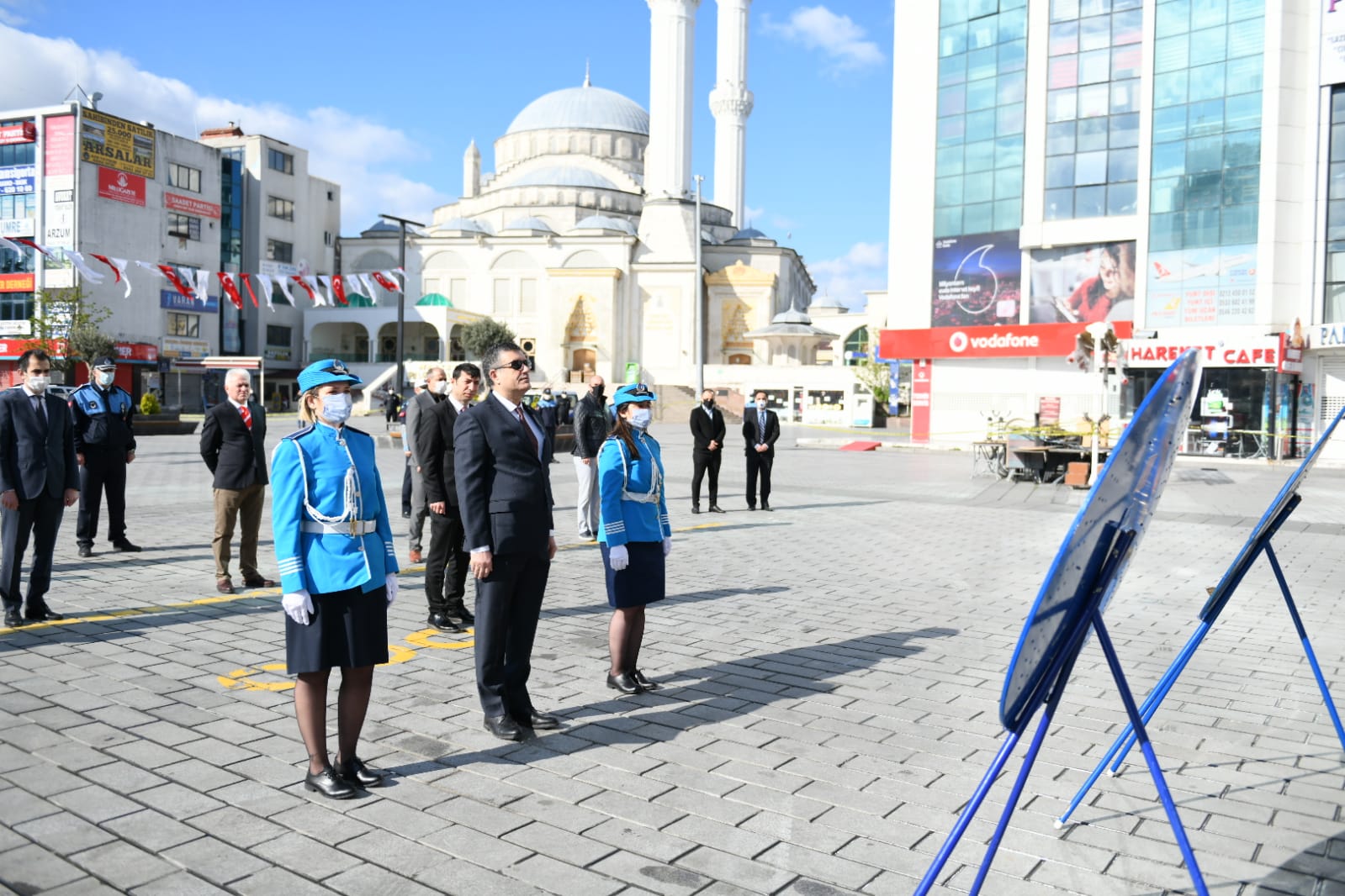 ESENYURT BELEDİYE BAŞKANI KEMAL DENİZ BOZKURT, 23 NİSAN KUTLAMALARINA KATILDI