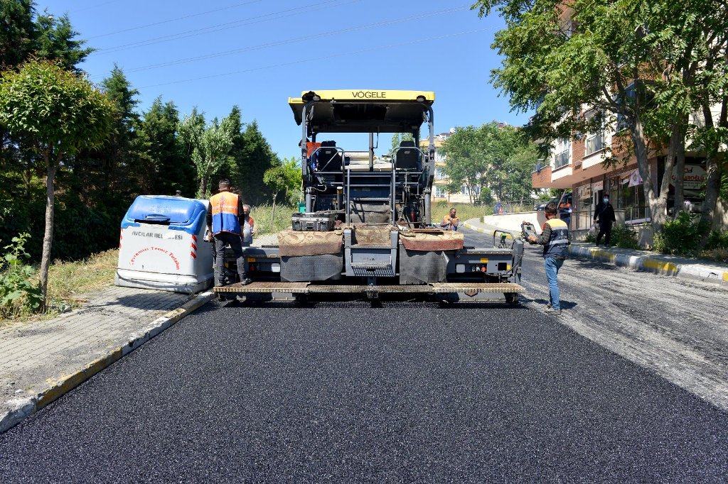 AVCILAR’IN YOLLARI YENİLENİYOR