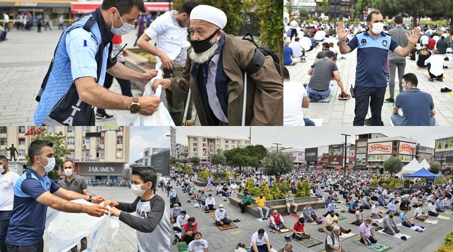 ESENYURT BELEDİYESİ CUMA NAMAZI ÖNCESİ TEK KULLANIMLIK SECCADE DAĞITTI