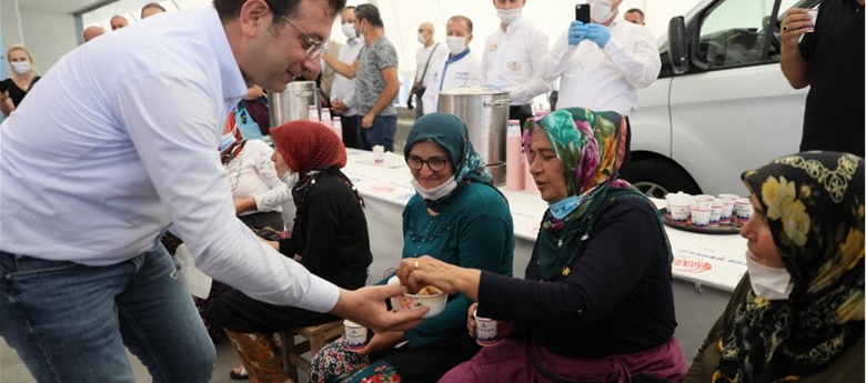 ÜRETİCİ VATANDAŞ: “35 SENEDİR BÖYLE BİR HAK GÖRMEDİĞİMİZ İÇİN ŞAŞKINIZ” BAŞKAN İMAMOĞLU: “DAHA ÇOK ŞAŞIRTACAĞIZ SİZİ”