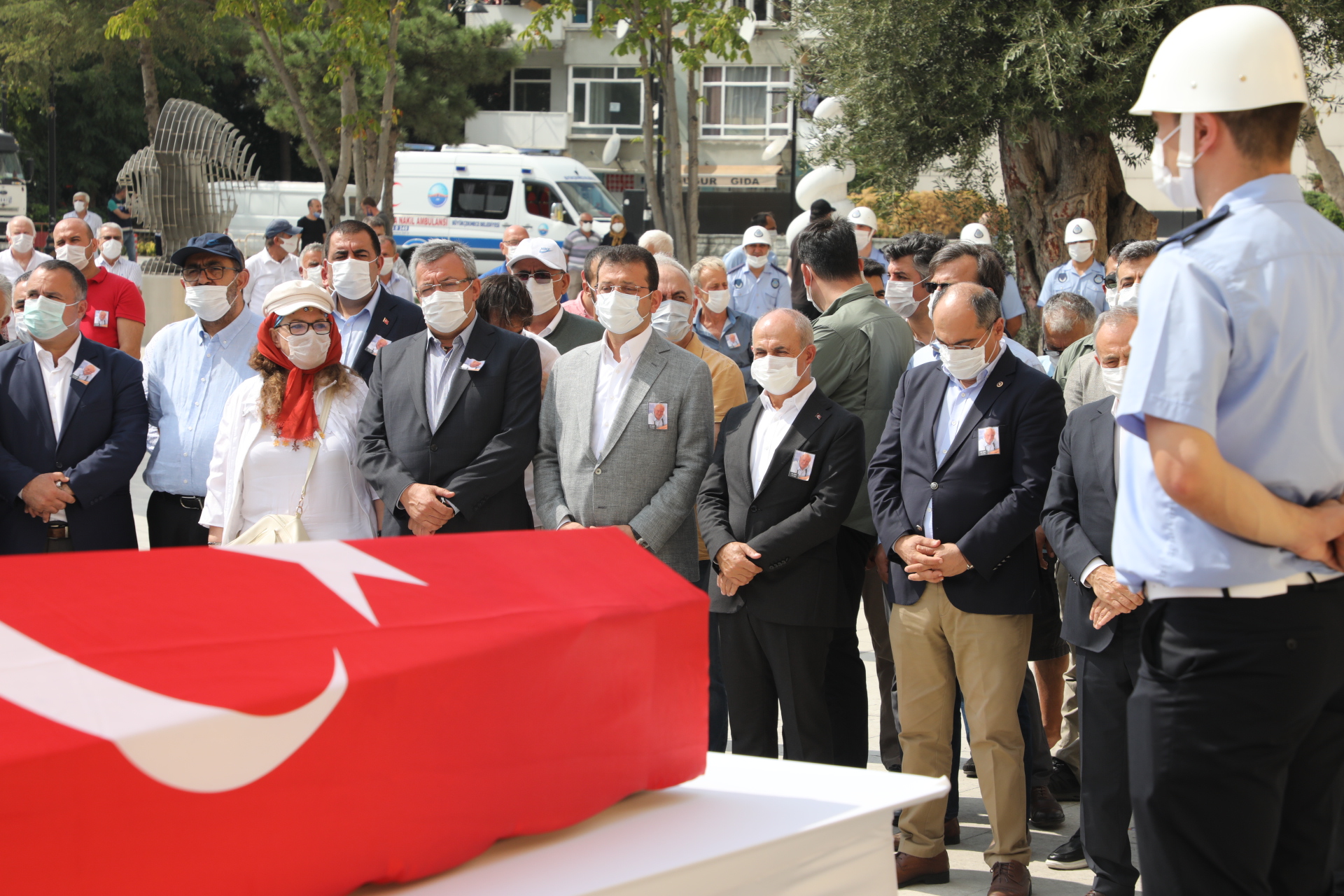 BÜYÜKÇEKMECE ESKİ BELEDİYE BAŞKANI ALİ ÇEBİ, SON YOLCUĞUNA UĞURLANDI