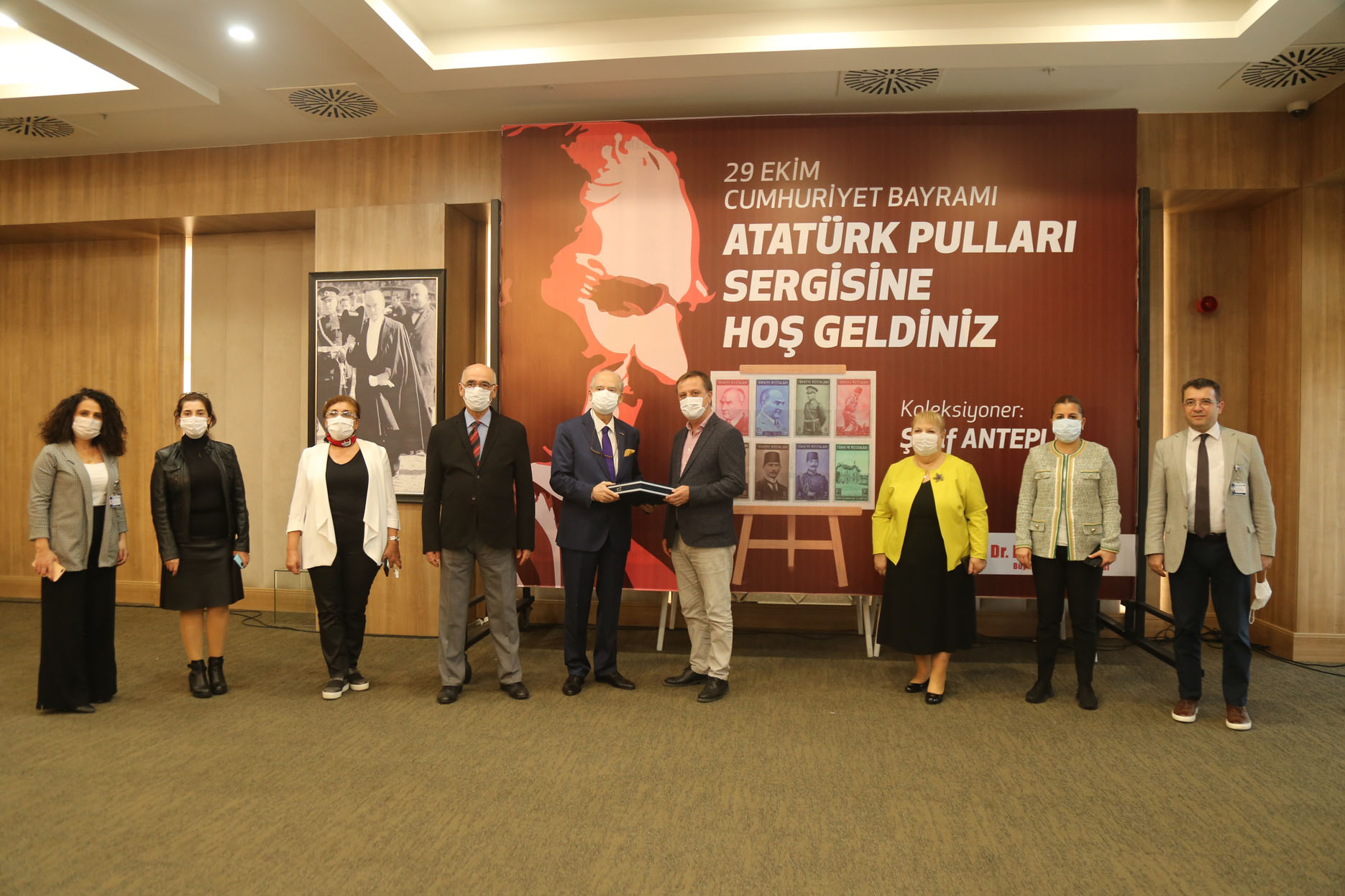 DÜNYA’DA VE TÜRKİYE’DE ATATÜRK İÇİN BASTIRILAN PULLAR BÜYÜKÇEKMECE’DE SERGİLENDİ