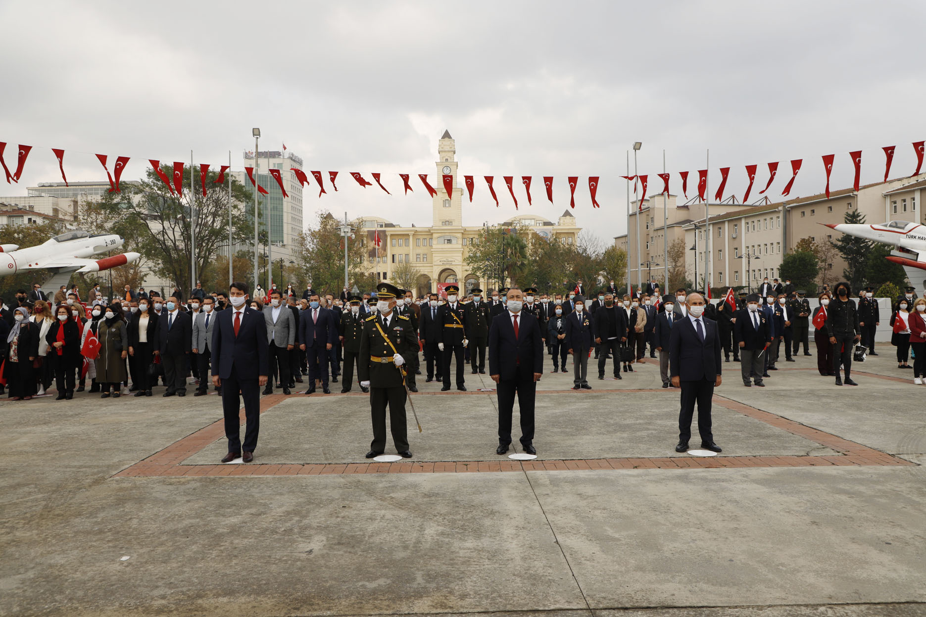 BÜYÜKÇEKMECE’DE CUMHURİYET’İN 97’İNCİ YIL KUTLAMALARINA İLGİ YOĞUN OLDU