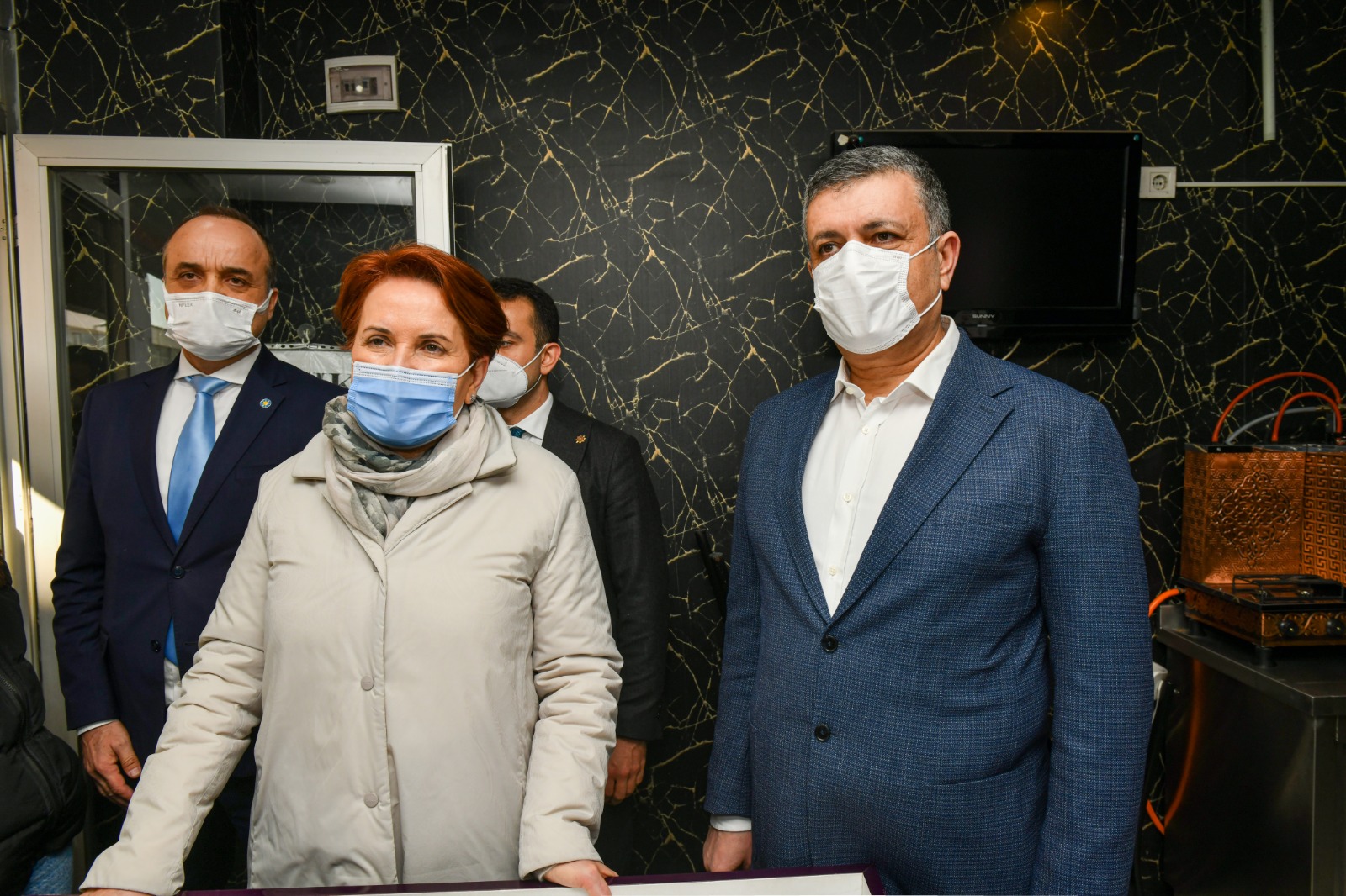 AKŞENER VE BOZKURT, ESENYURT ESNAFINI ZİYARET ETTİ