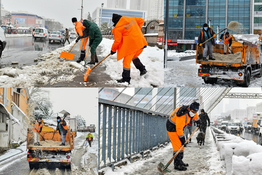 ESENYURT’TA KALDIRIM VE KÖPRÜLERDEKİ KAR KÜREME ÇALIŞMALARI SÜRÜYOR