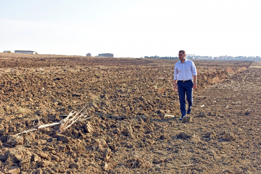 SİLİVRİ’DE YERLİ VE MİLLİ ARPA TOHUMLARI TOPRAKLA BULUŞTU