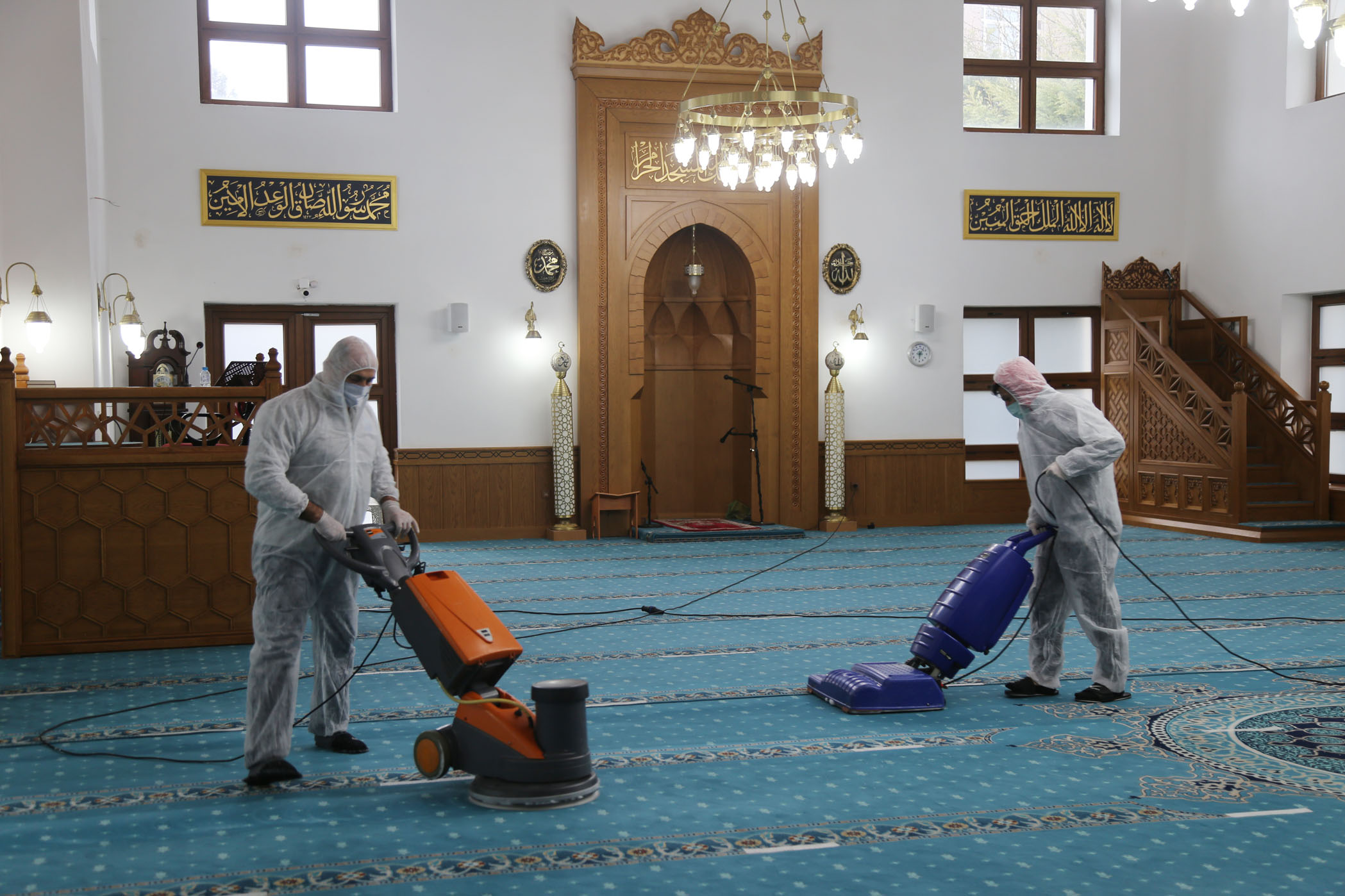 BÜYÜKÇEKMECE’NİN CAMİLERİNDE RAMAZAN TEMİZLİĞİ YAPILDI