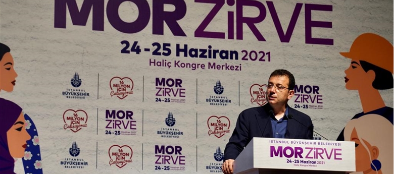 İMAMOĞLU, “MOR ZİRVE”DE KONUŞTU: “TEK BİR KİŞİNİN SÖZLERİNE BAĞLI BİR İSTANBUL YOK ARTIK”