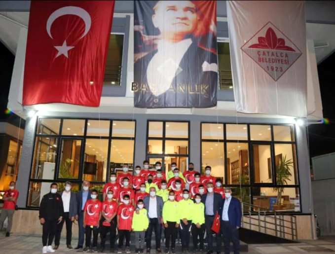 TÜRKİYE’DE GÜREŞTE FİNALİN ADI ÇATALCA BELEDİYESPOR OLDU