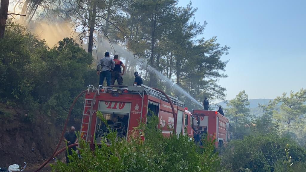 İBB’NİN EKİPLERİ ÜÇ GÜNDÜR YANGINLARA MÜDAHALE EDİYOR