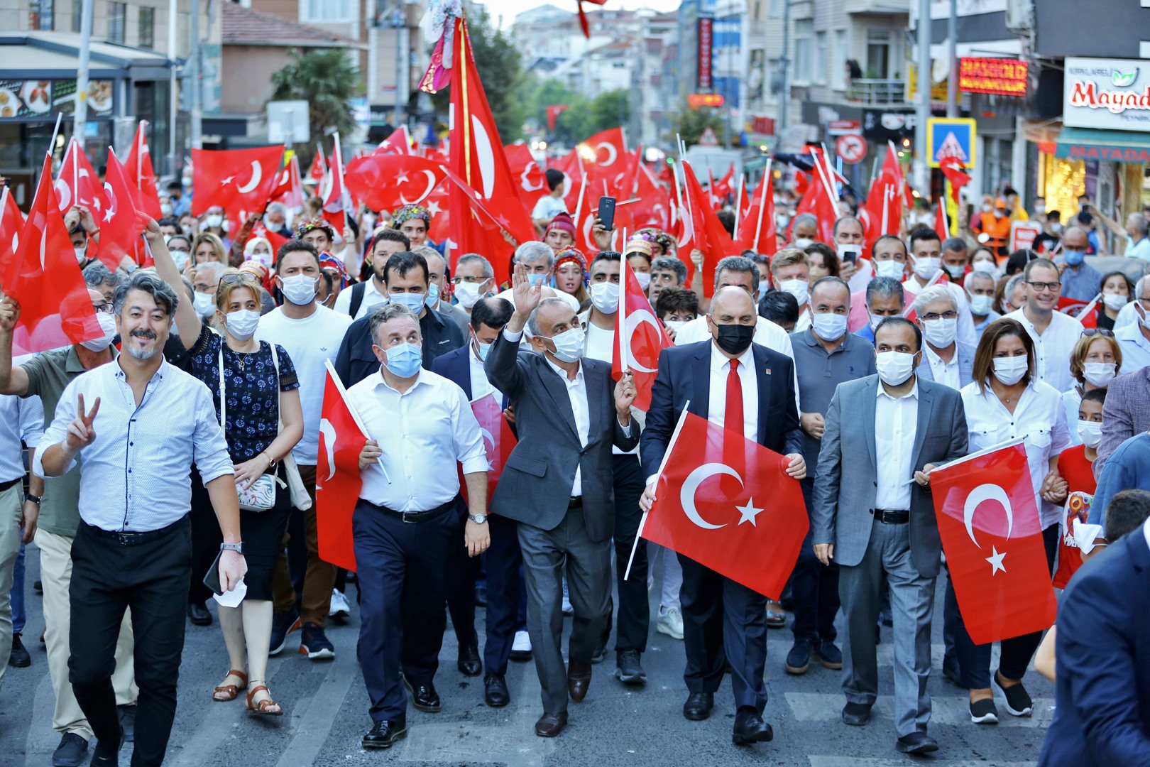 30 AĞUSTOS ZAFER BAYRAMINA KÜÇÜKÇEKMECE’DE COŞKULU KUTLAMA