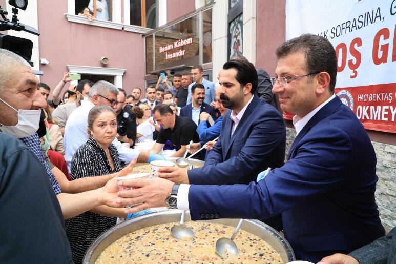 BAŞKAN İMAMOĞLU ALEVİ VATANDAŞLARIN AŞURE LOKMASINA ORTAK OLDU