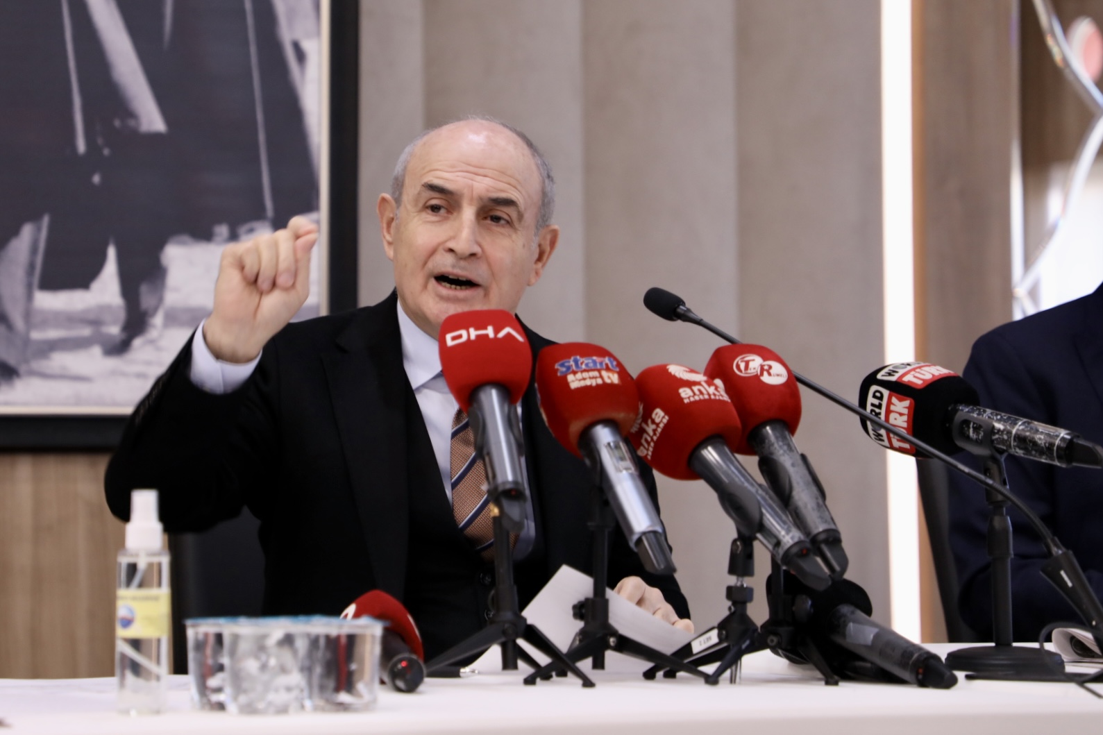 CHP’Lİ BELEDİYELERİ YOK SAYAN TBB’YE TEPKİ!
