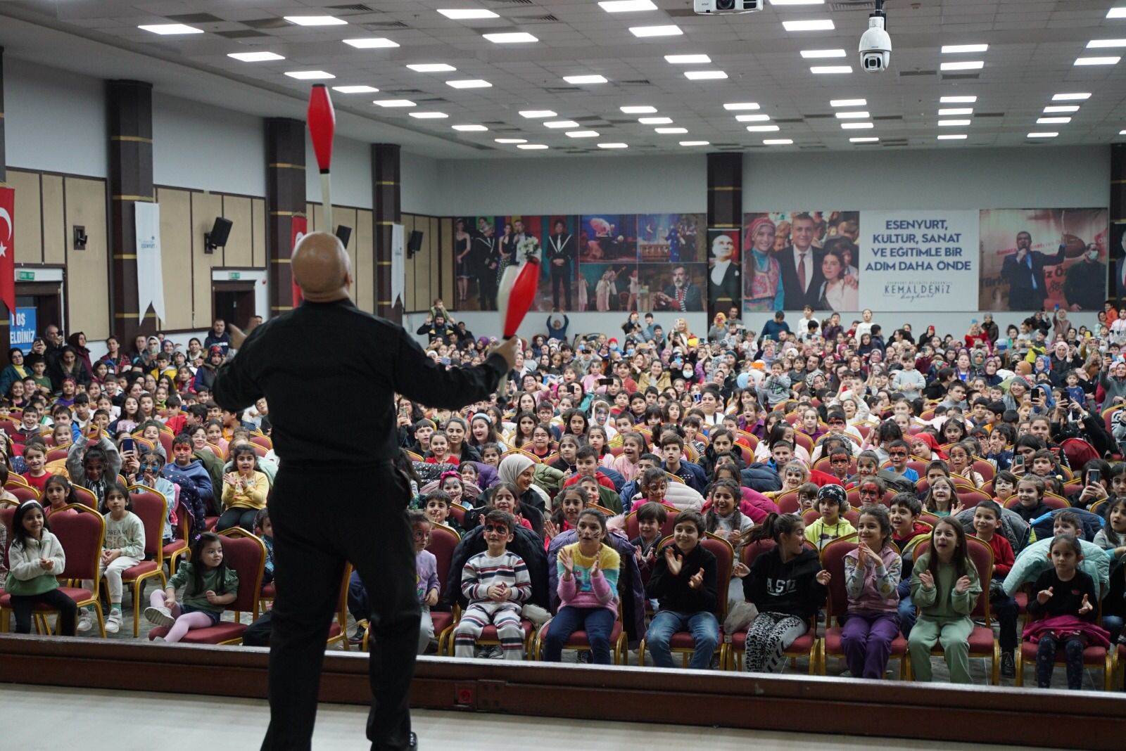 MİNİKLER SÖMESTİR ŞENLİĞİ’NDE EĞLENCEYE DOYDU