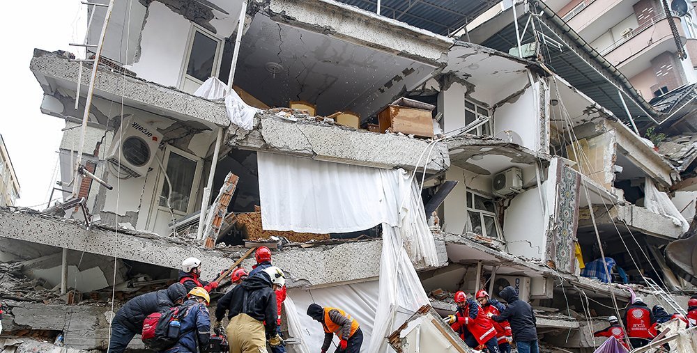 KAHRAMANMARAŞ’TA 7.4 BÜYÜKLÜĞÜNDE DEPREM: 10 KENTİ VURDU