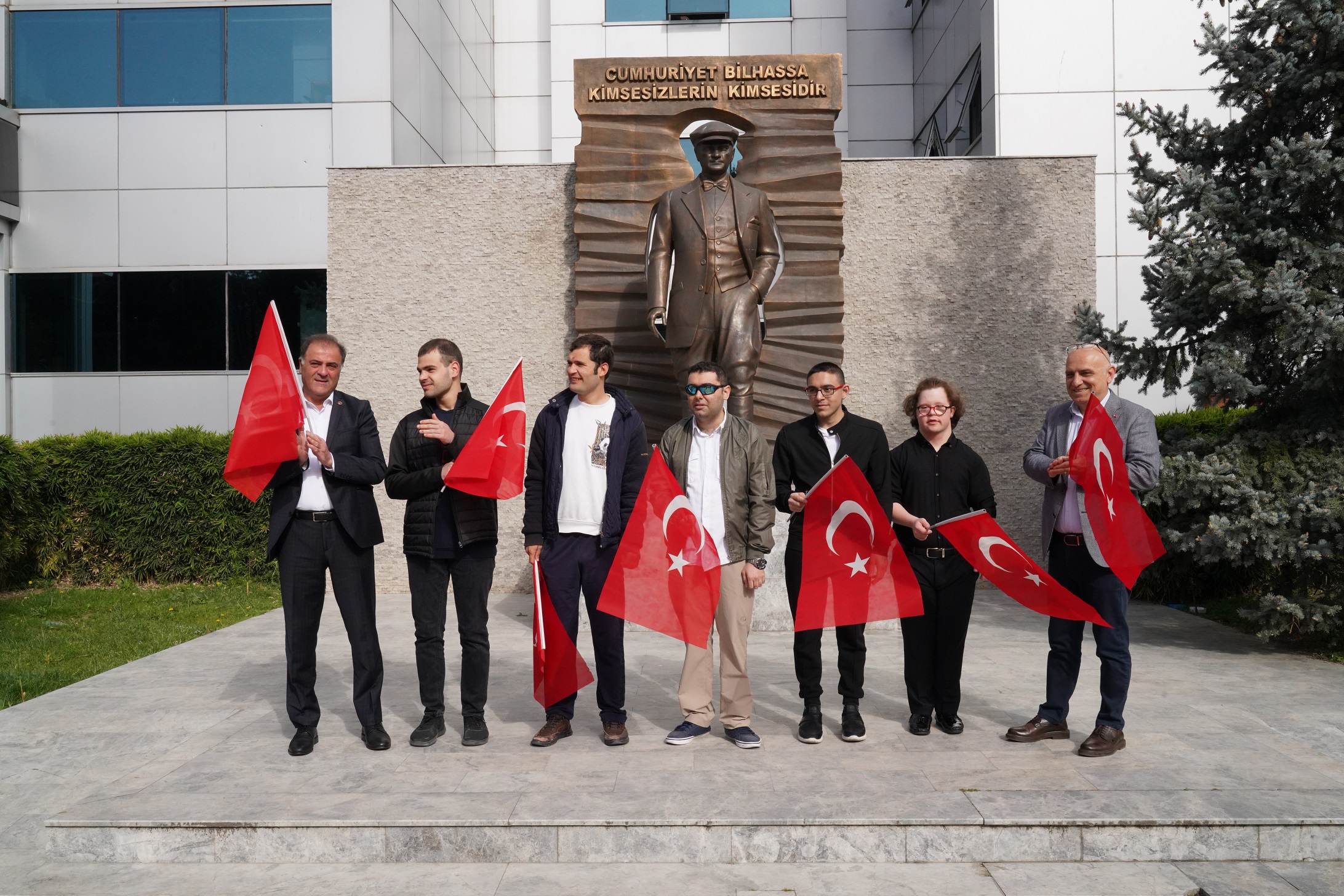 TEMSİLİ ASKERLİK YAPACAK GENÇLER TÖRENLE UĞURLANDI
