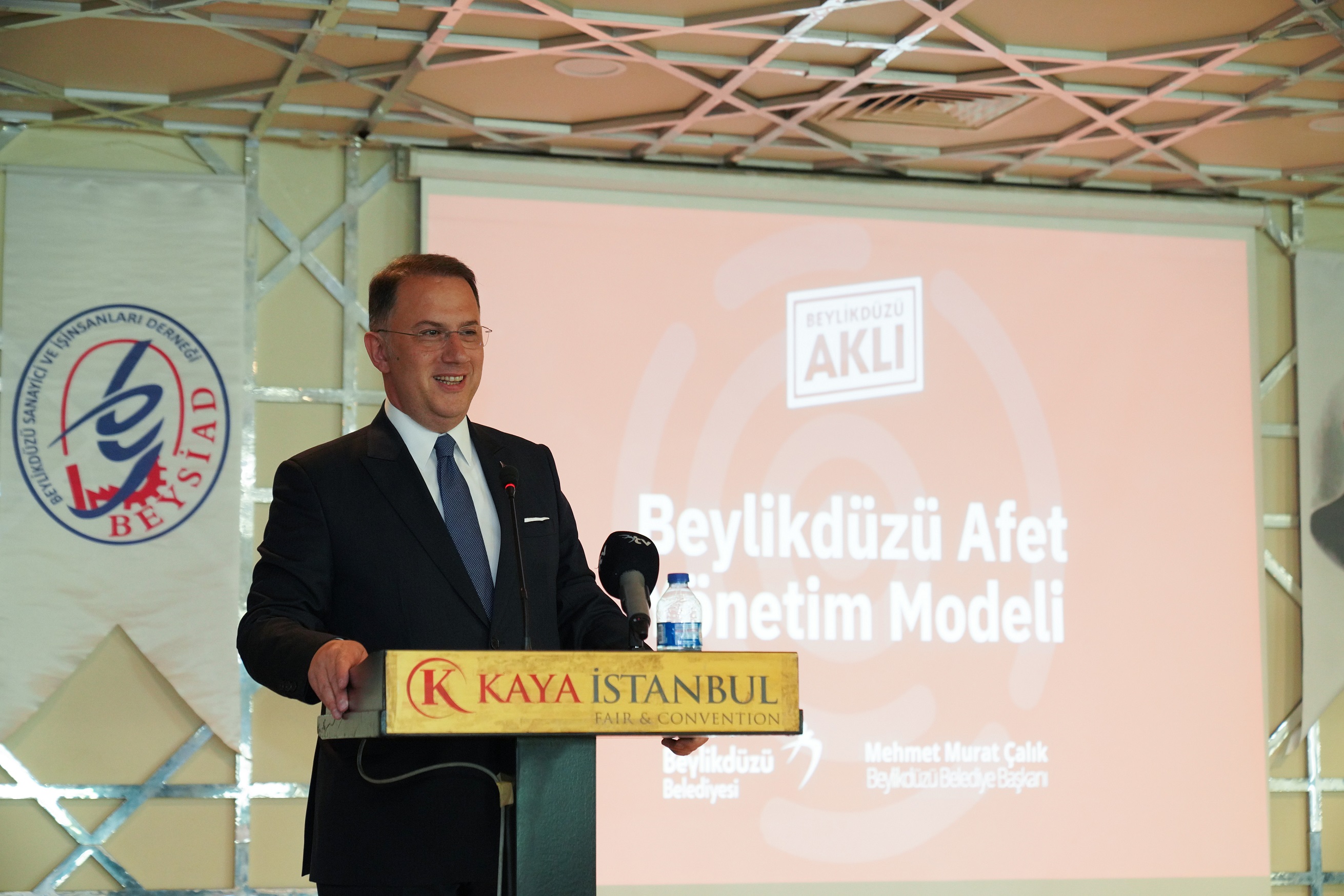 BAŞKAN ÇALIK, “BEYLİKDÜZÜ AFET YÖNETİM MODELİ”Nİ ANLATTI