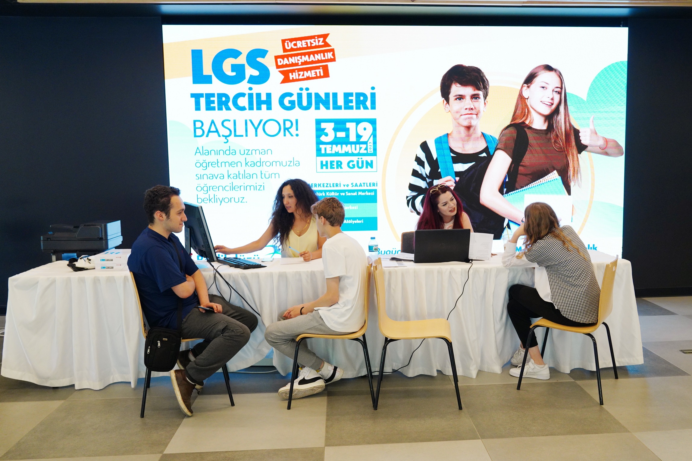 LGS TERCİHLERİNDE ÖĞRENCİLERE ÜCRETSİZ DESTEK